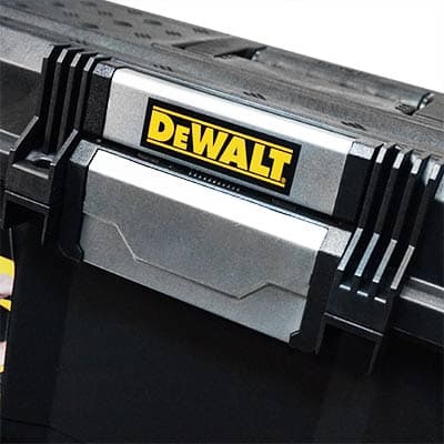 caja-de-plastico-para-herramientas-dwst24082-thumb-2