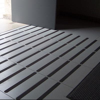 rollo-de-cinta-antiderrapante-para-exteriores-7635na-thumb-1