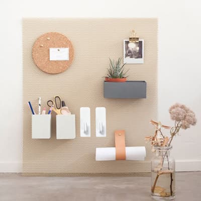 gancho-mediano-para-pared-17501es-thumb-1