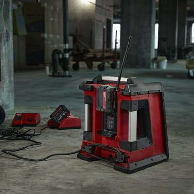 radio-y-cargador-de-18v-2792-20-thumb-1