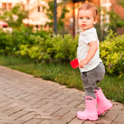 botas-de-lluvia-infantiles-settia-rosas-talla-18-gino-nuevo-fucsia-18-thumb-1